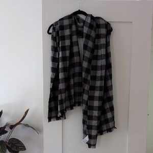 Plaid Black and Gray Scarf